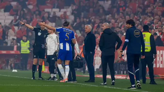 Kırmızı kart gören Mourinho'dan sert açıklama: Bana 50 kez hain dedi!