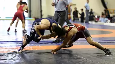 Yıldız milli güreşçiler hazırlıklarını sürdürüyor