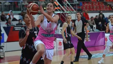 Çekişmeli maçta gülen AGÜ!