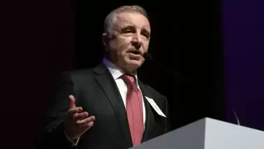 Ünal Aysal'dan Sneijder açıklaması