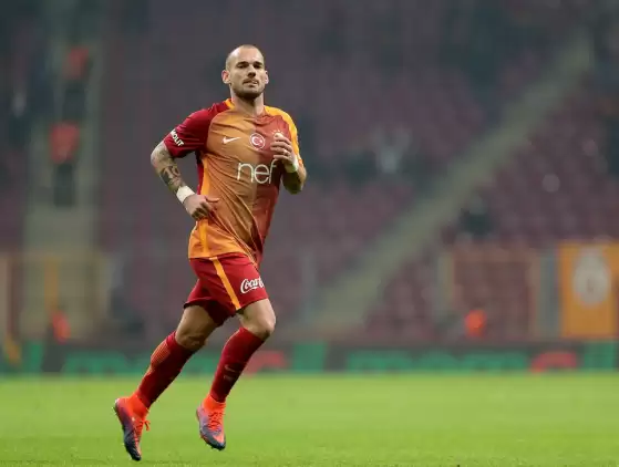 Eski hocası Sneijder'e göz koydu