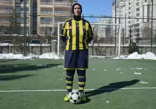 49 yaşında ilk maçına çıktı!