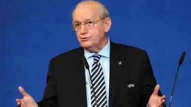 Şenes Erzik'ten Cüneyt Çakır'a övgü