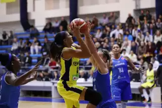 Fenerbahçe galibiyetle başladı