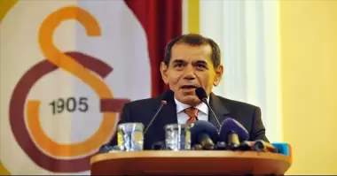 O sözlerden sonra Özbek tekrar kürsüde!