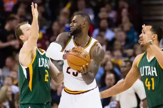 LeBron James Cavs'i sırtladı!