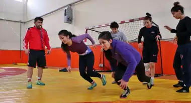 Sinem Topçu mindere çıkıyor!