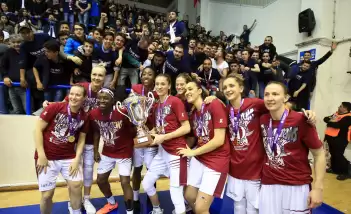 Yakın Doğu Üniversitesi kupasını aldı!