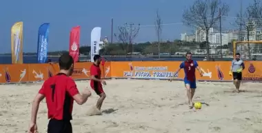 İstanbul'da plaj futbolu heyecanı