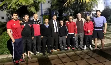 Başkan Aydın'dan güreşçilere moral ziyareti