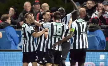 Angers kupada finale yükseldi!