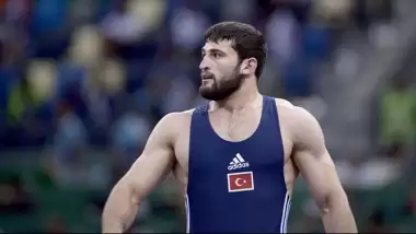 Başbakan Yıldırım'dan milli güreşçi Başar'a tebrik