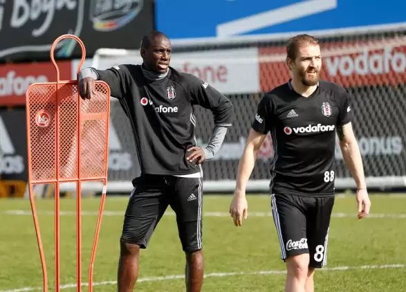 Demba Ba için flaş transfer iddiası! Yeni çıkan takıma...