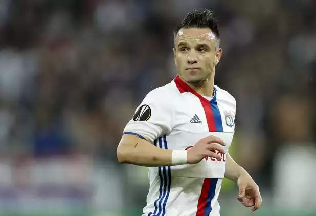 Valbuena transferinde yaş krizi!