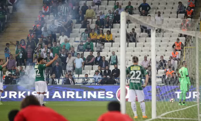 Bursaspor-Beşiktaş maçında olay çıktı!