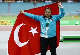 Para-atletizmde 3 madalya