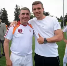 Podolski de Hagi’ye hayran