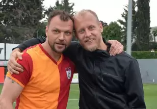 Transfer müjdesini Ujfalusi verdi!