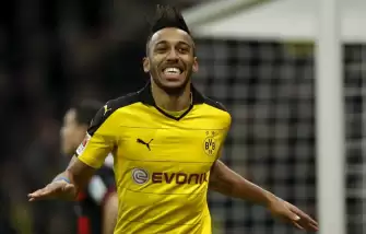 Borussia Dortmund transferde yıldız futbolcusunu kadrosunda tuttu!