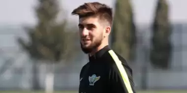 Başakşehir'den orta sahaya transfer! Soner Aydoğdu...