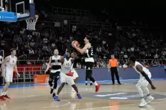 FPE Şampiyonu Beşiktaş!