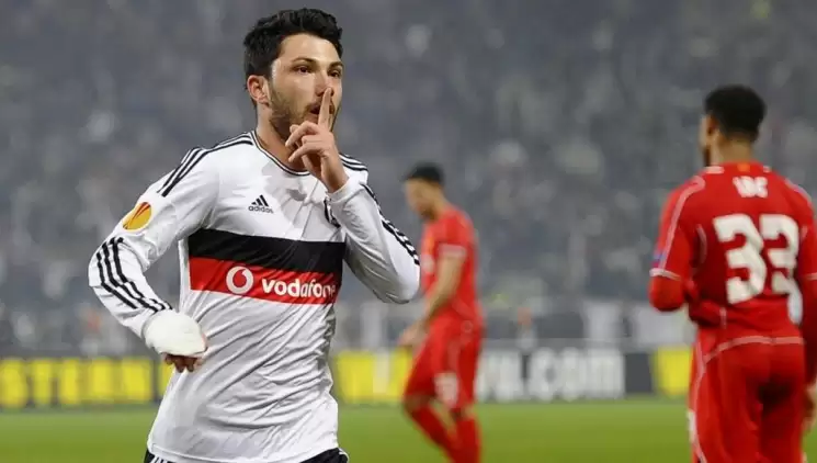 Beşiktaş forması giyen Tolgay'ı transfer etmek istiyorlar!