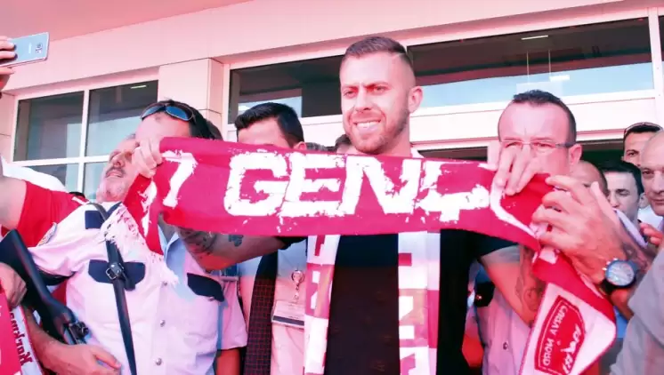 Antalya'da Menez'e coşkulu karşılama!