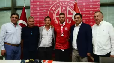 Jeremy Menez imzayı attı! O diyalog toplantıya damga vurdu...