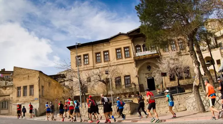 Ünlü atlet Kapadokya'da! Koşu zamanı!