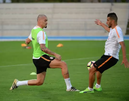 Belhanda ve Maicon idmanda! Slovakya kampı başladı