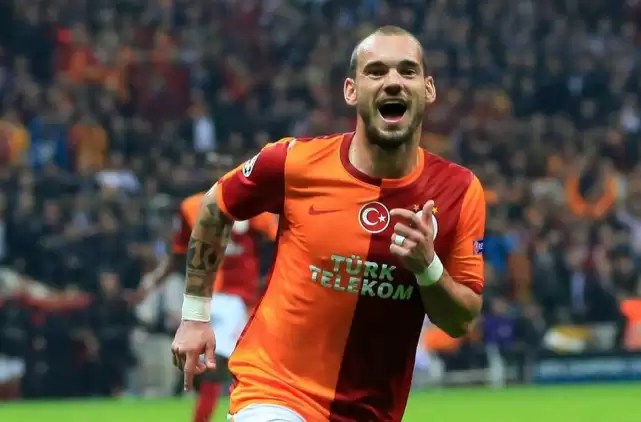 "Sneijder konusunda en baştan itibaren..."