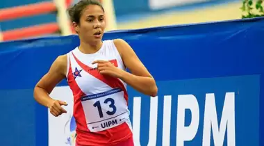 Milli sporcu rekora doymuyor!