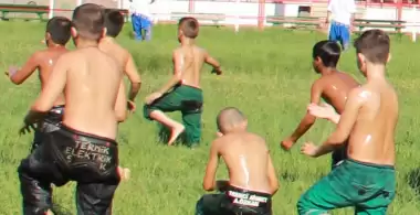 84 kiloluk pehlivana 33 kiloluk rakip!