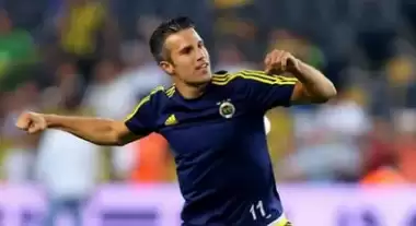 Van Persie ilk 11'de sahada