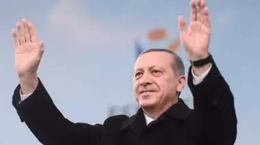 Erdoğan, kadın voleybolcuları kutladı