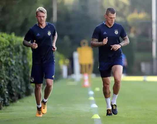 Fenerbahçe'de rövanş hazırlıkları başladı! Kjaer, RvP...