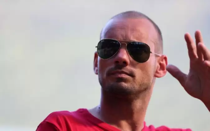 Wesley Sneijder'in menajerinden Nice sözleri!