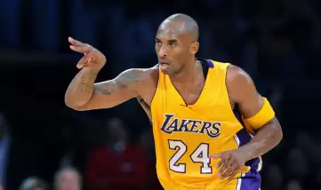 Lakers, Kobe Bryant’ın iki formasını emekli edecek!