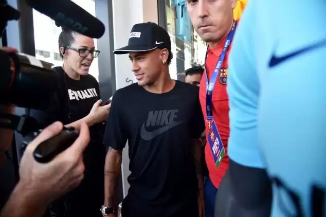 Dünya Neymar'ı konuşuyor