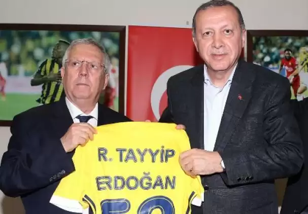 Aziz Yıldırım'dan Recep Tayyip Erdoğan'a forma jesti!