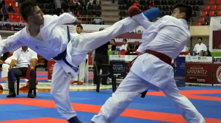 Gaziantep'teki karate şampiyonası sürüyor
