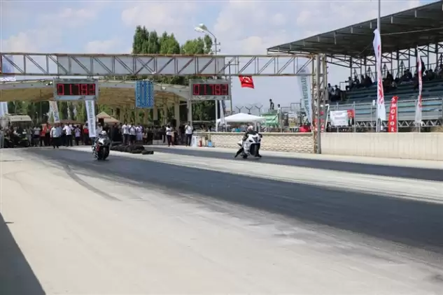 Motodrag Şampiyonası'nın 3. ayak yarışları yapıldı