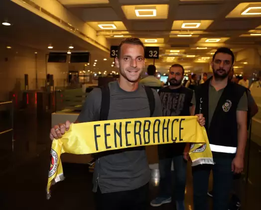 Fenerbahçe'nin yeni golcüsü İstanbul'da! İşte ilk sözleri