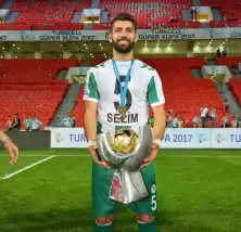 Selim Ay'dan özel açıklamalar! 'Her takım şampiyon olduğunda taraftarı sahaya iner!'