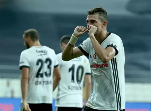 Başkan, kaçak yayından Beşiktaş maçı izledi!