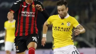 Fenerbahçe Valbuena'yı Antalya'da oynatabilir