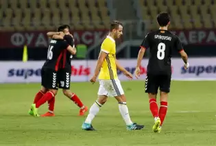 "Fenerbahçe dizlerinin üzerinde, Vardar Türk devini yıktı"