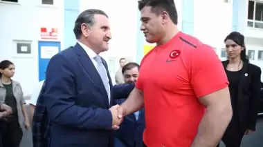 Bakan Bak'tan Rıza Kayaalp'e tebrik telefonu