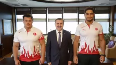 Dev şampiyona başlıyor! Minderde madalya zamanı!