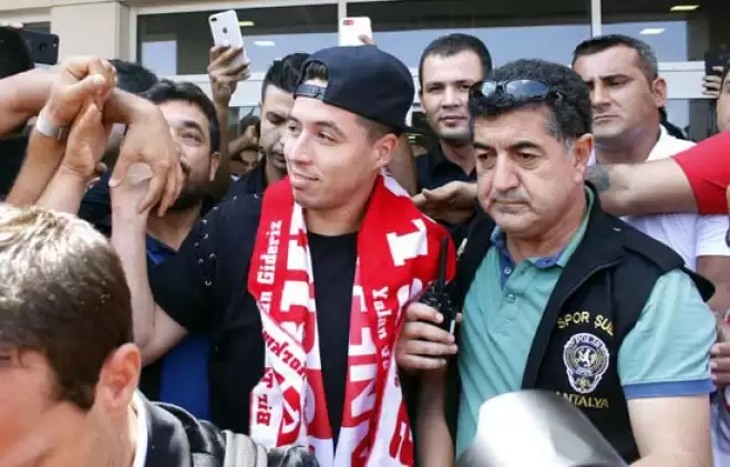 Samir Nasri, Antalya'ya indi!